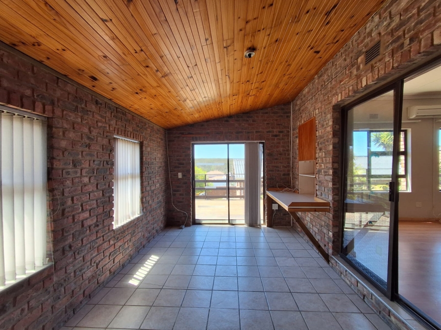 2 Bedroom Property for Sale in Stilbaai Wes Western Cape